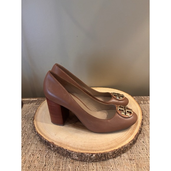 Tory Burch Benton Closed Toe Leather Wedge Pumps Brown/Tan Gold Medallion Sz 9.5 - Picture 1 of 5